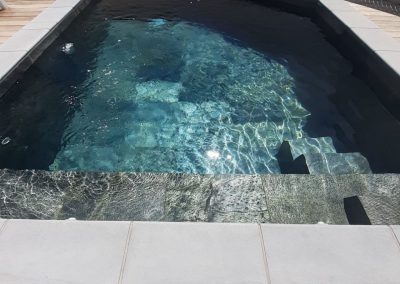 Piscine Traditionnelle et Terrasse en Bois à Pignan